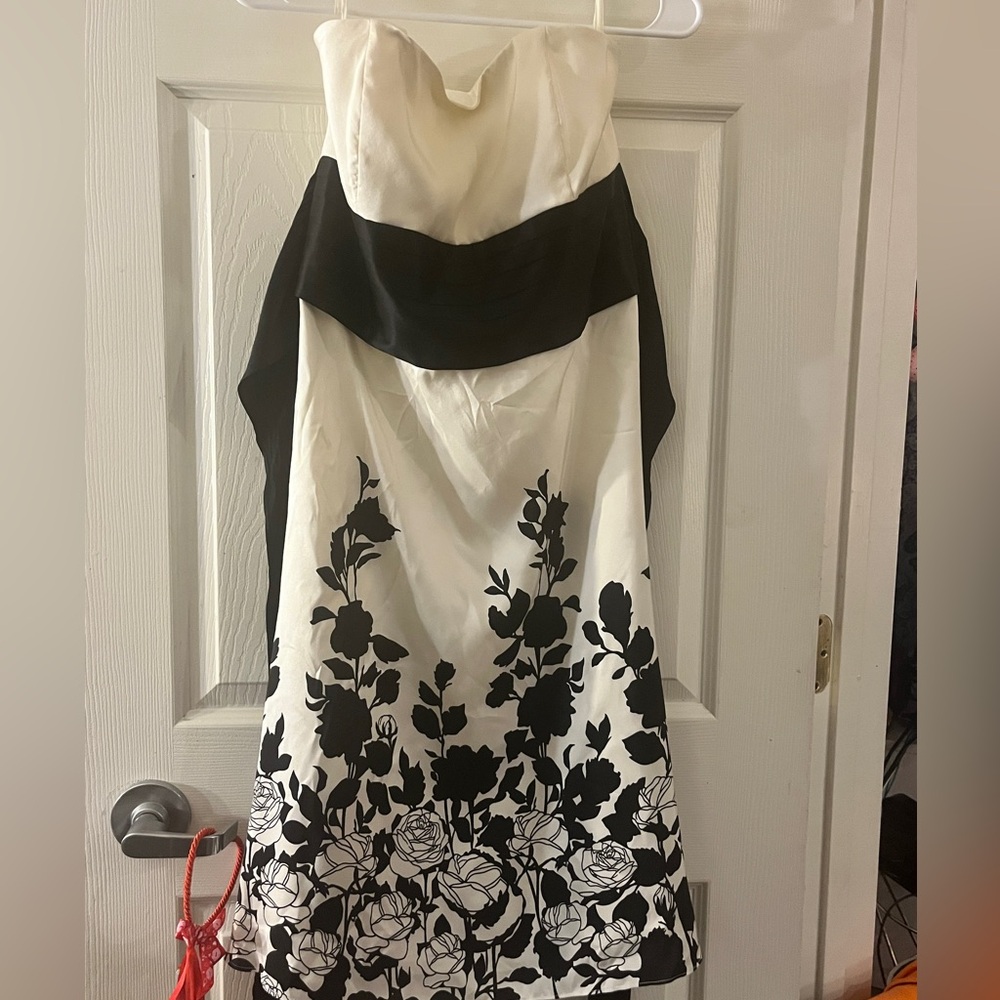 White House Black Market Strapless Black and White Dress